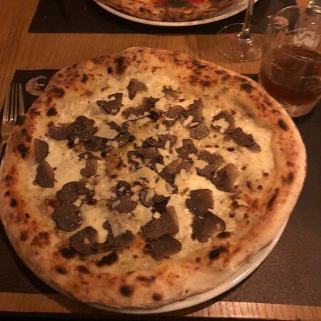 La Pizzeria
